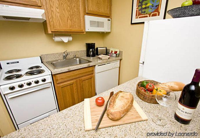 Towneplace Suites Fresno Room photo